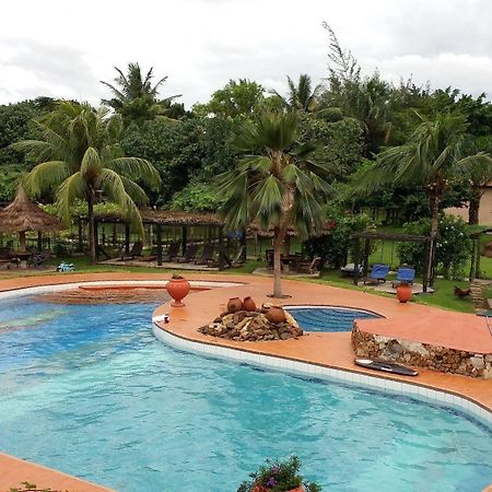 阿法奇寇河滨度假村 Akosombo 外观 照片