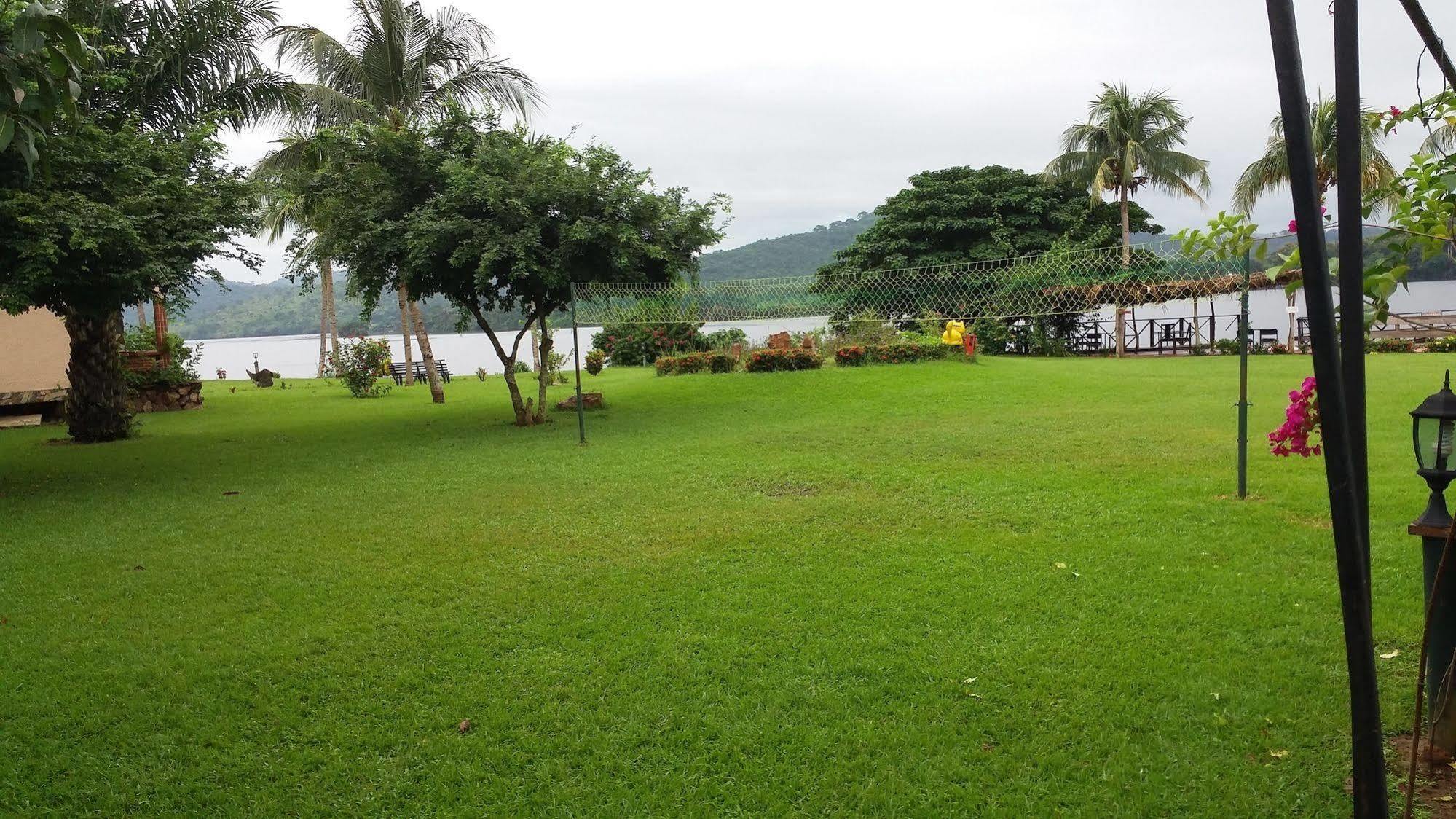 阿法奇寇河滨度假村 Akosombo 外观 照片
