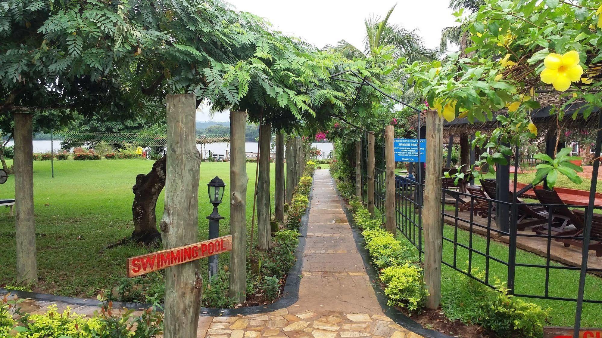 阿法奇寇河滨度假村 Akosombo 外观 照片