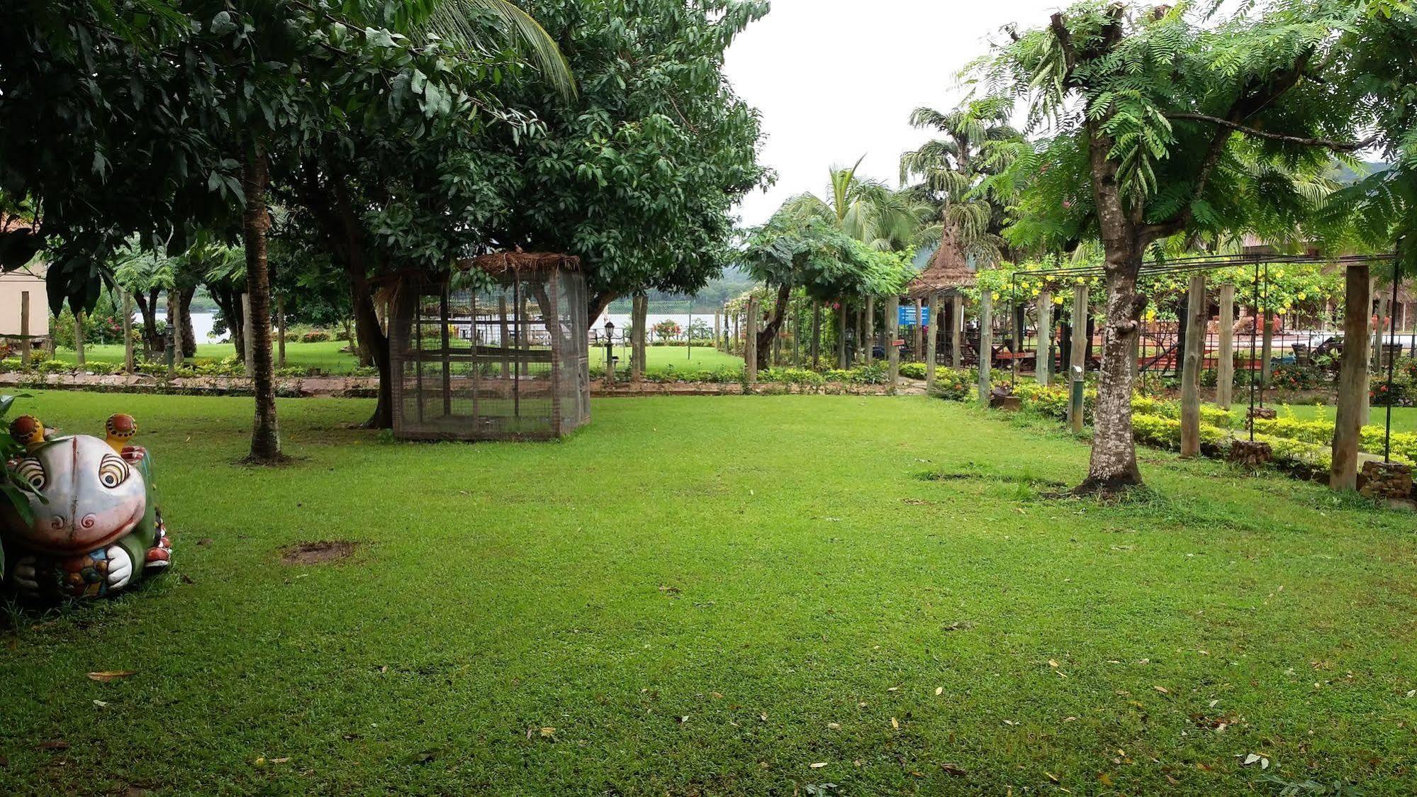 阿法奇寇河滨度假村 Akosombo 外观 照片